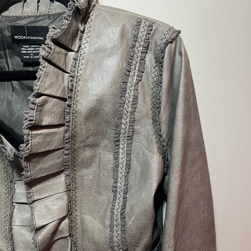 Vintage 90's Y2K Moda International 100% Leather Ruffle Trim Jacket Size Medium - Picture 6 of 11